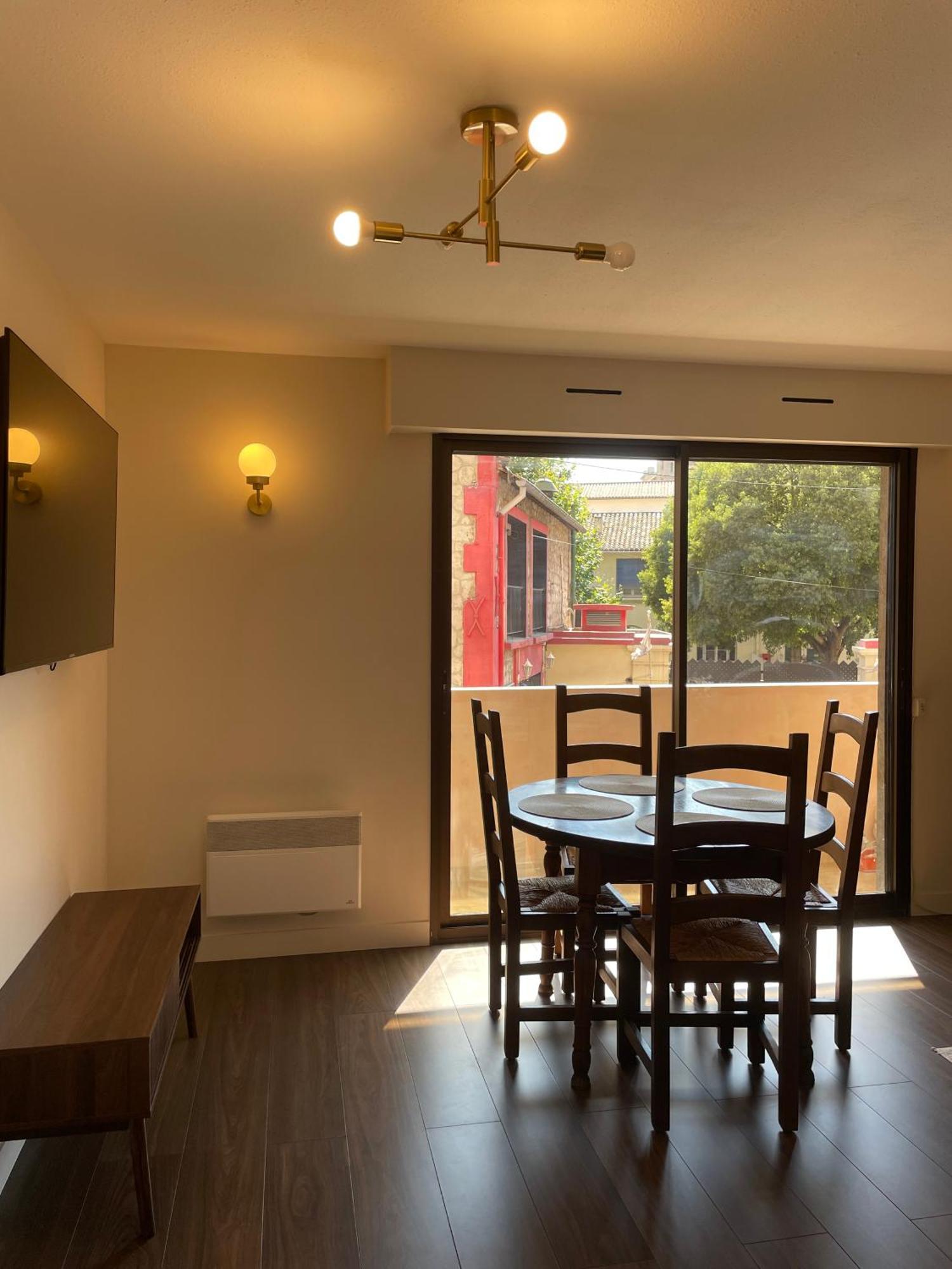 Superbe T2 Avec Box Garage Proche Velodrome Et Prado Apartment Marseille Luaran gambar